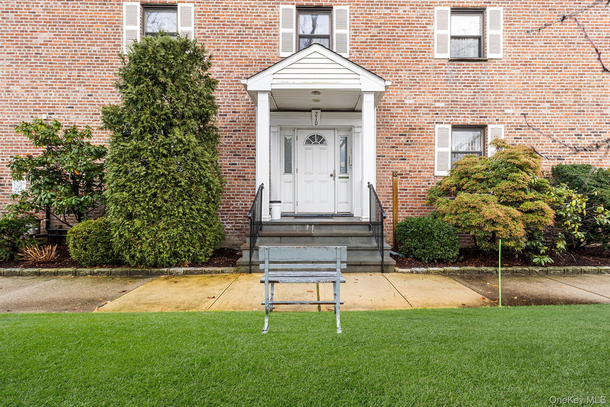 210 Fulton Street # 1A, Farmingdale, NY 11735