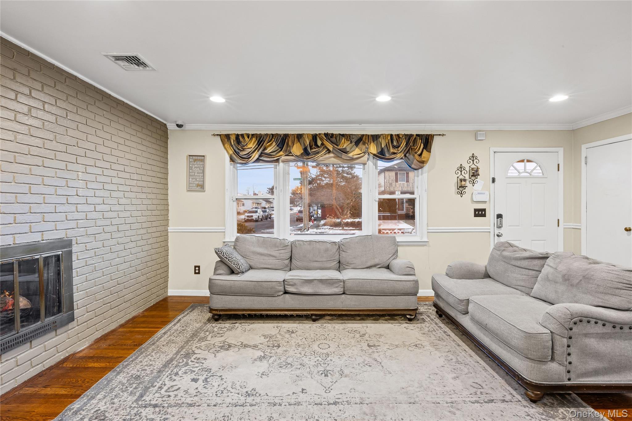 70 Princess Street, Hicksville, NY 11801