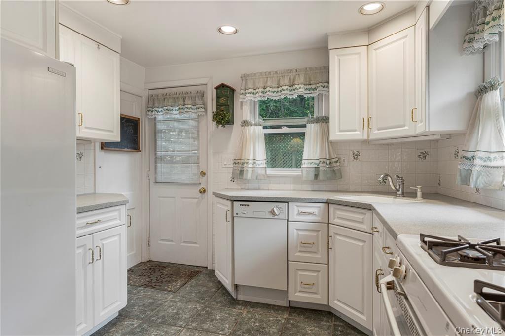 30 Lindbergh Lane, New City, NY 10956