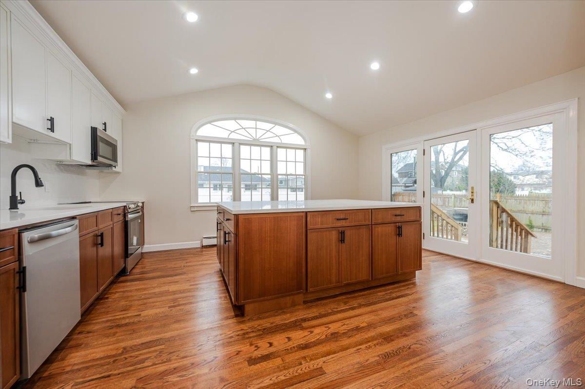 571 Center Dyre Avenue, West Islip, NY 11795