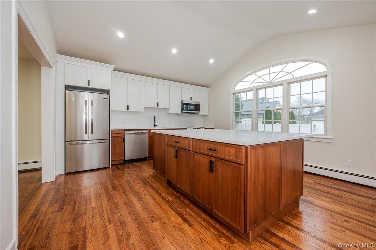 571 Center Dyre Avenue, West Islip, NY 11795