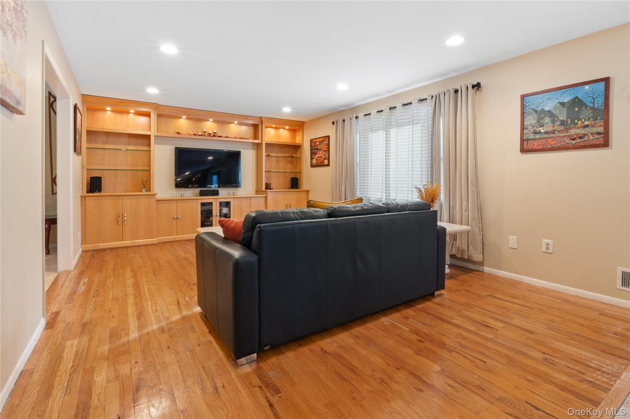 25 CHEROKEE RD, Call Listing Agent, NJ 08816