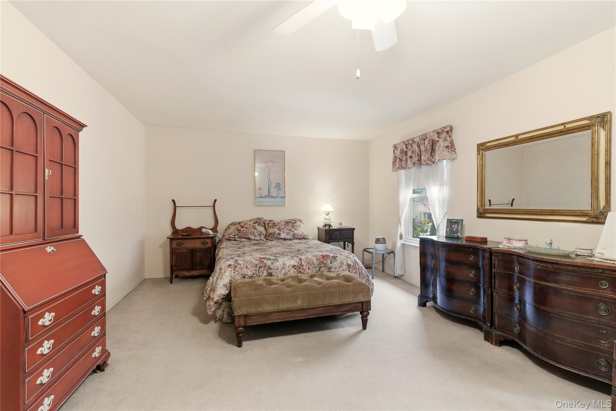 10 Hampton Way, Woodbury, NY 11797