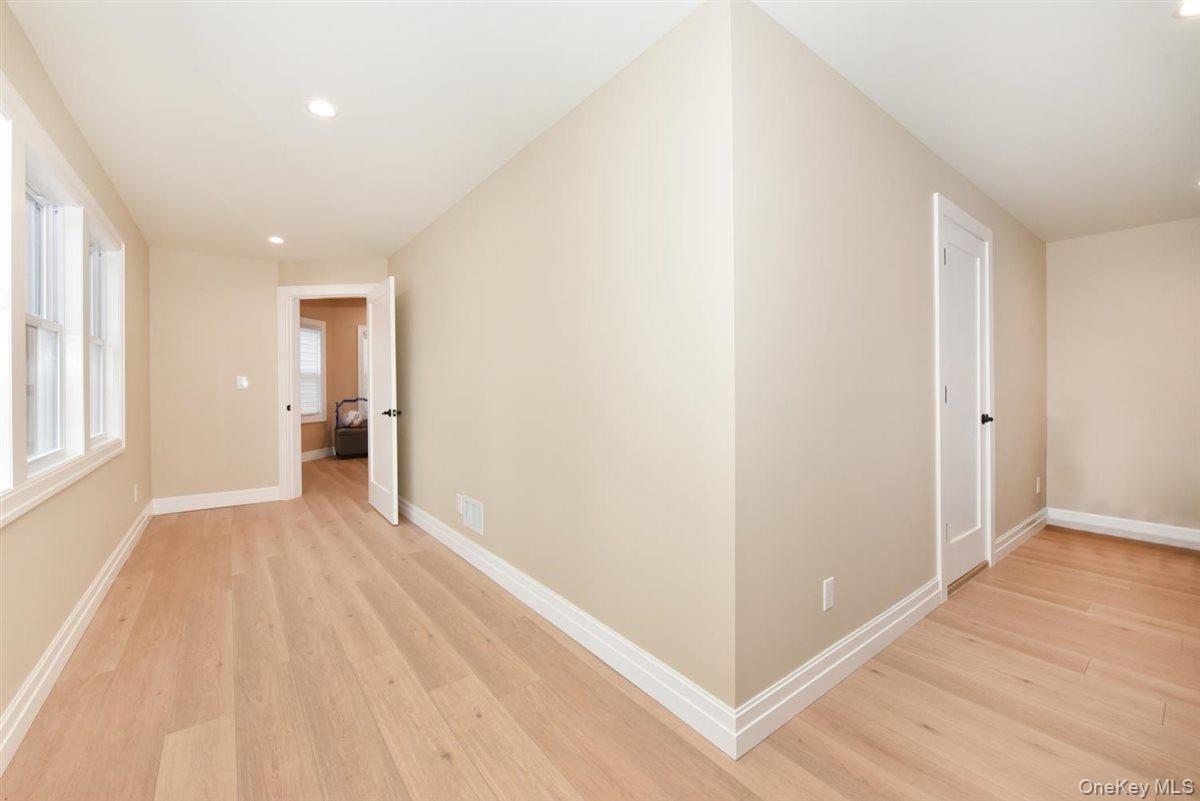 115 N Bergen Place, Freeport, NY 11520