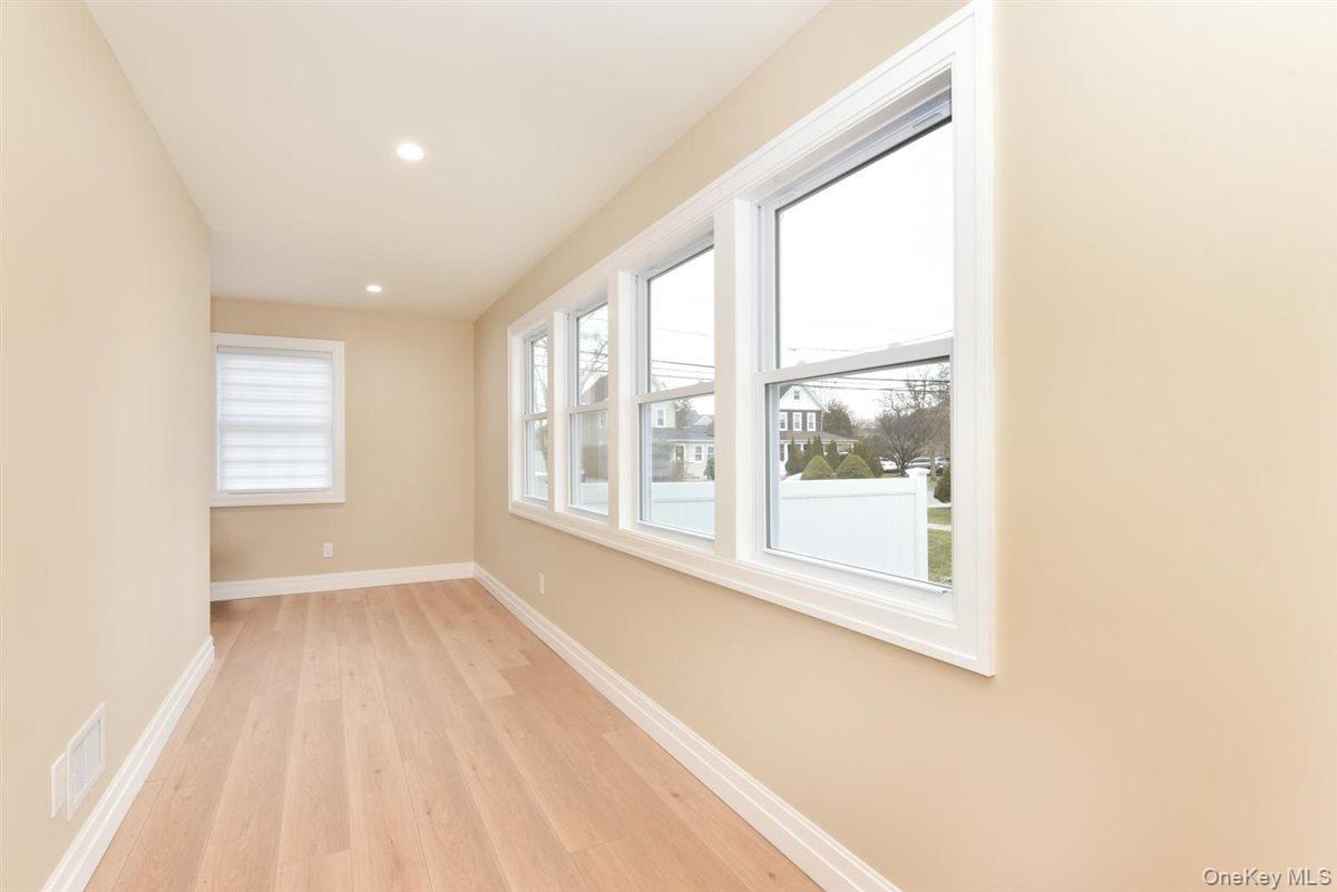 115 N Bergen Place, Freeport, NY 11520