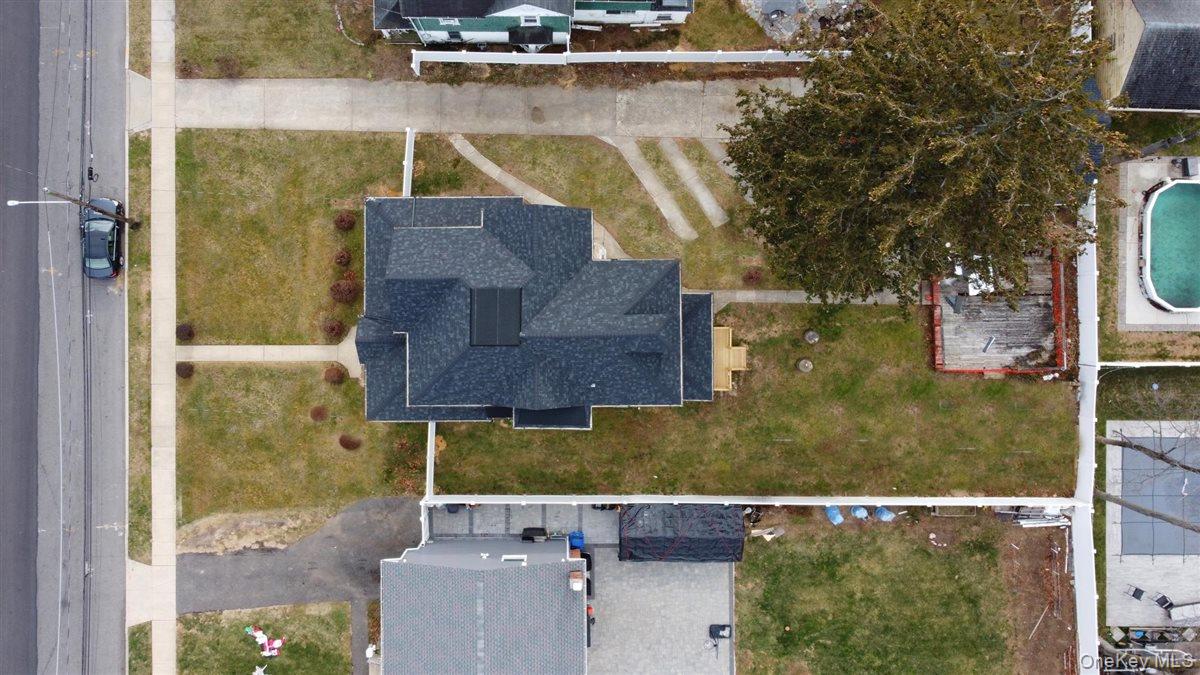 115 N Bergen Place, Freeport, NY 11520