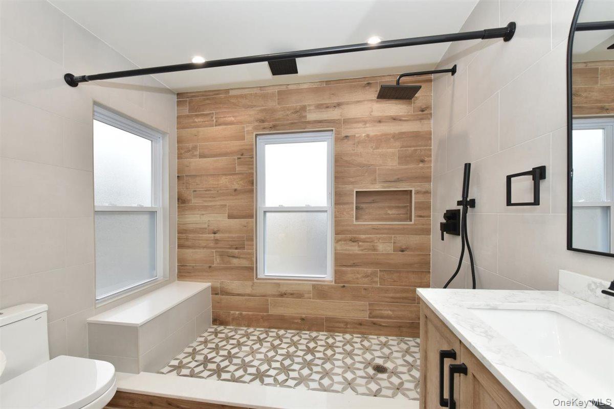 115 N Bergen Place, Freeport, NY 11520