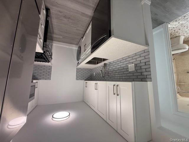 306 Hamilton Avenue # 1st Flr, Hewlett, NY 11557