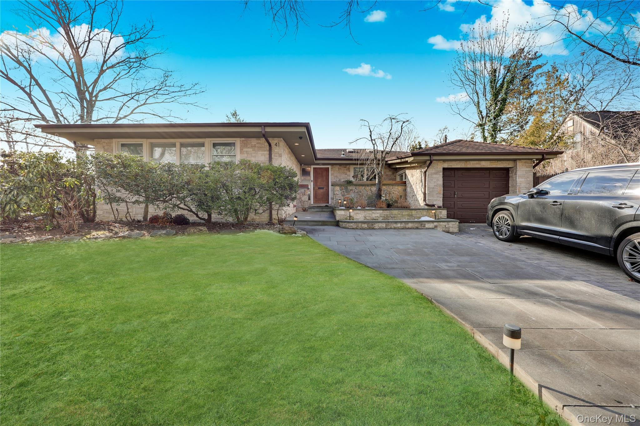 41 Erick Avenue, Hewlett, NY 11557