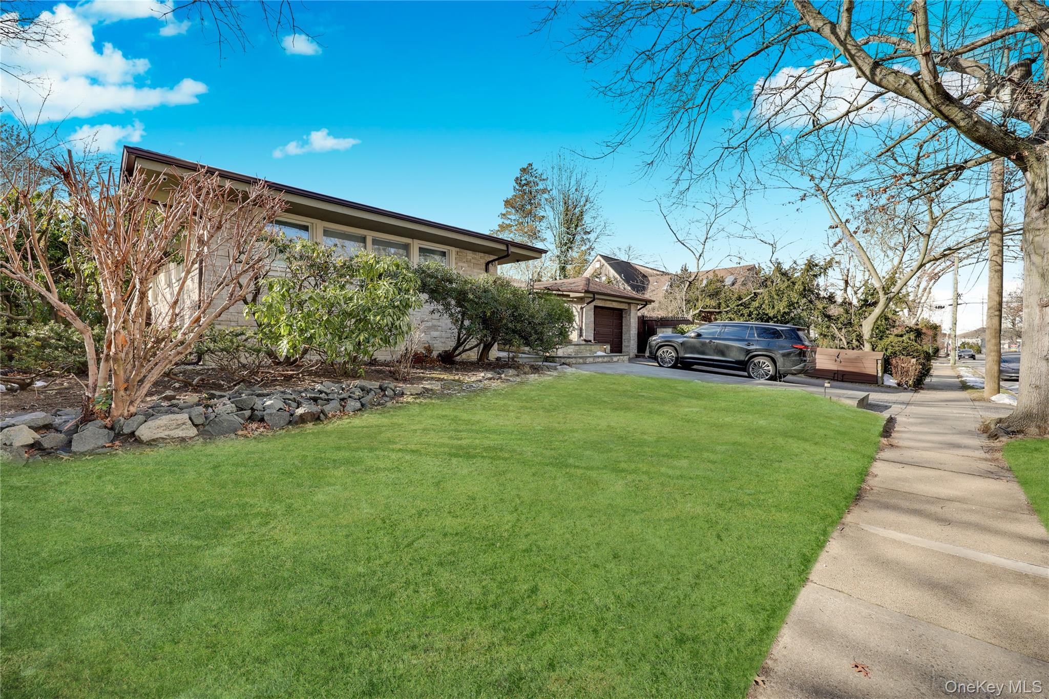 41 Erick Avenue, Hewlett, NY 11557