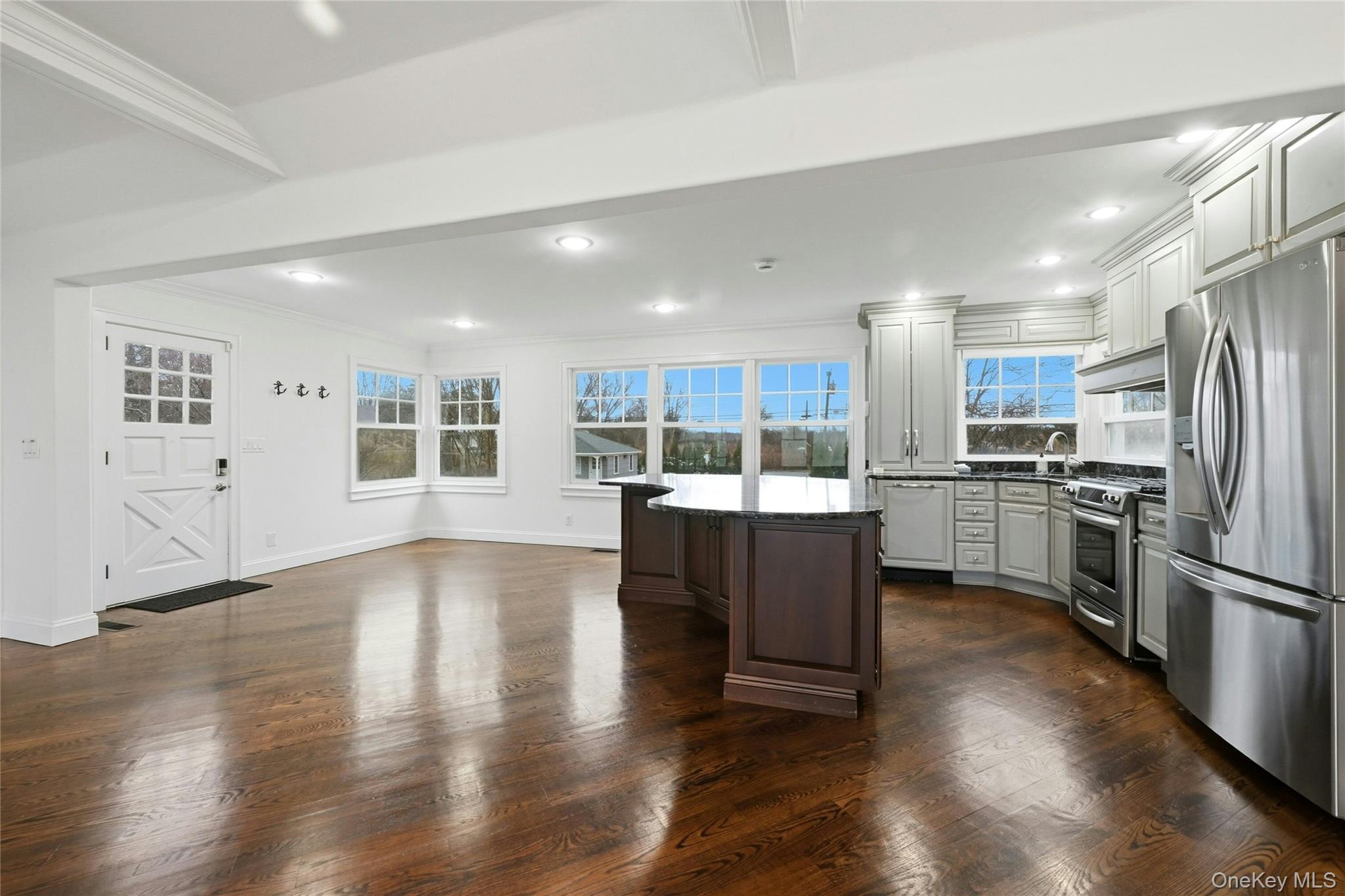 20845 Soundview Avenue, Southold, NY 11971