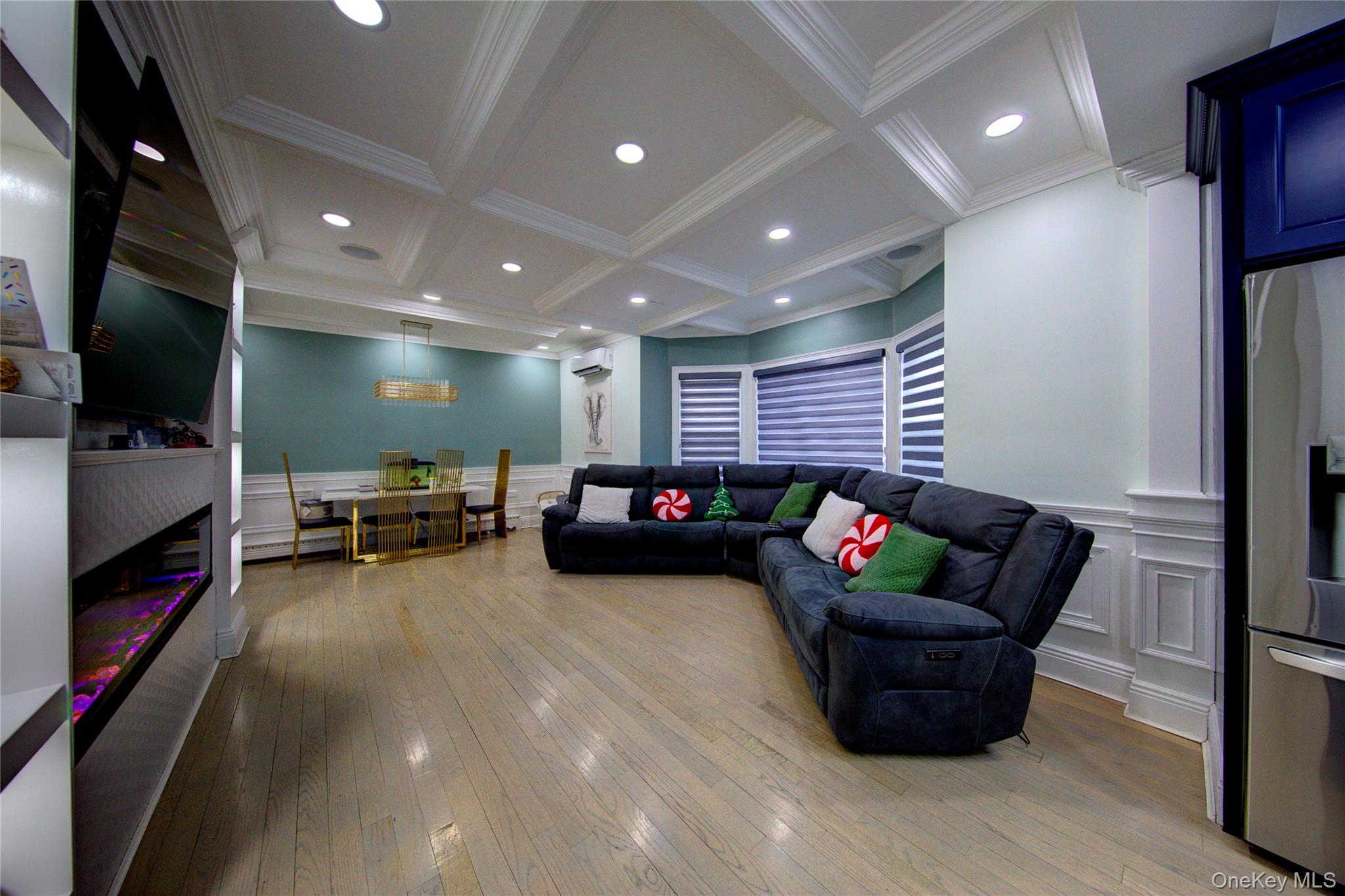 29 3rd Avenue, East Rockaway, NY 11518