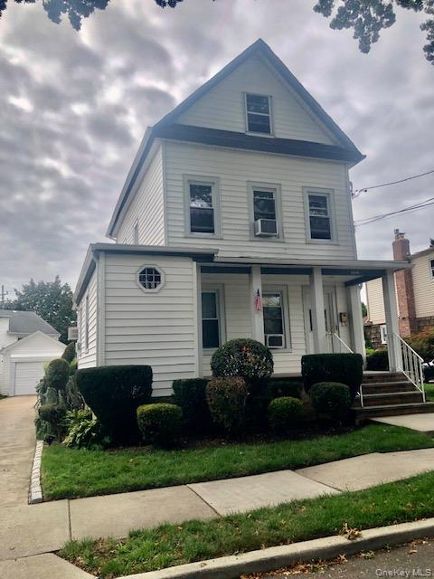 108 Elizabeth Street, Floral Park, NY 11001
