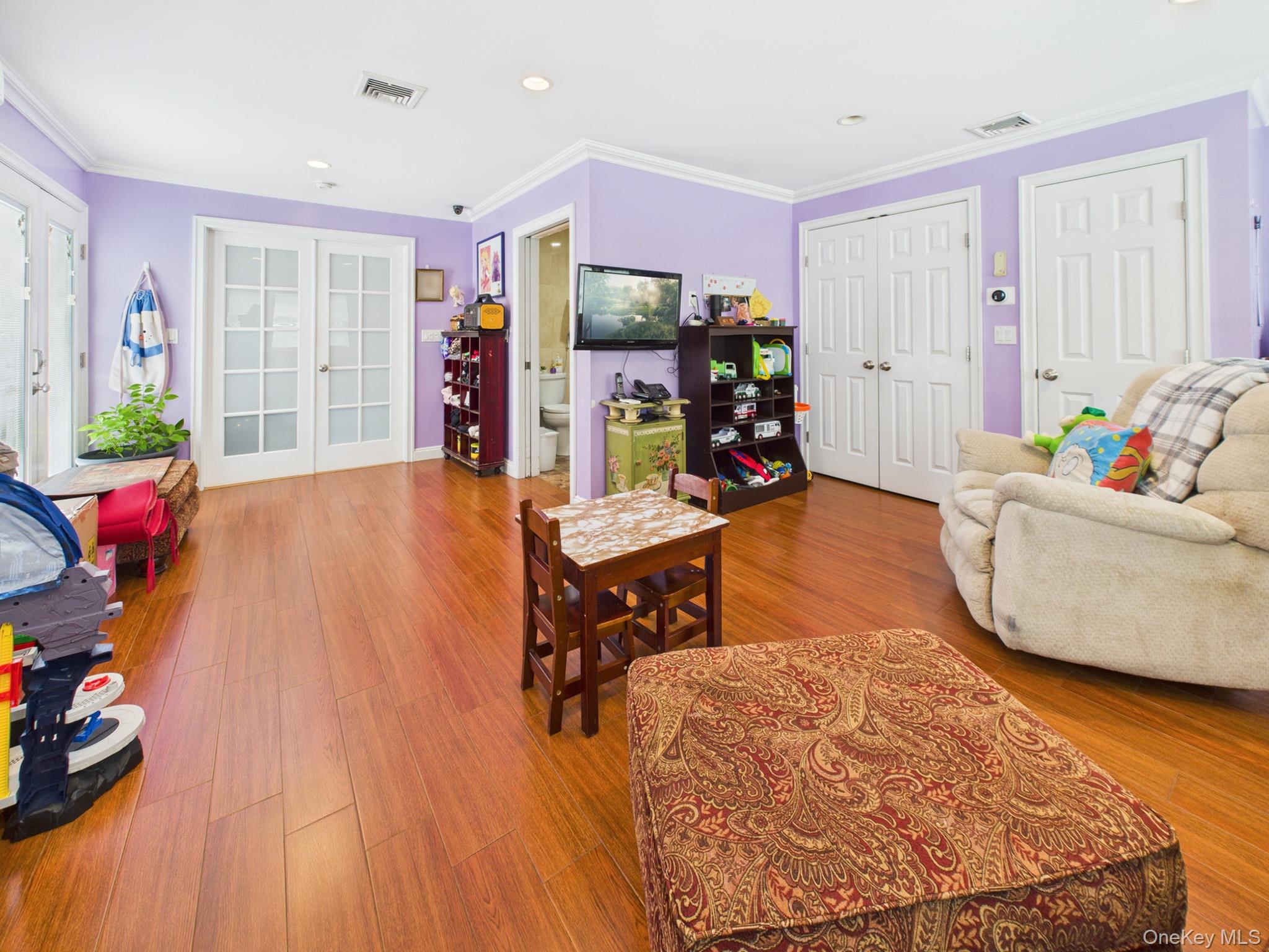 803 Michele Lane, Wantagh, NY 11793