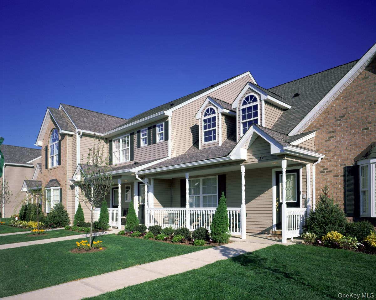 83 Village Green Drive # 83, Port Jefferson Station, NY 11776