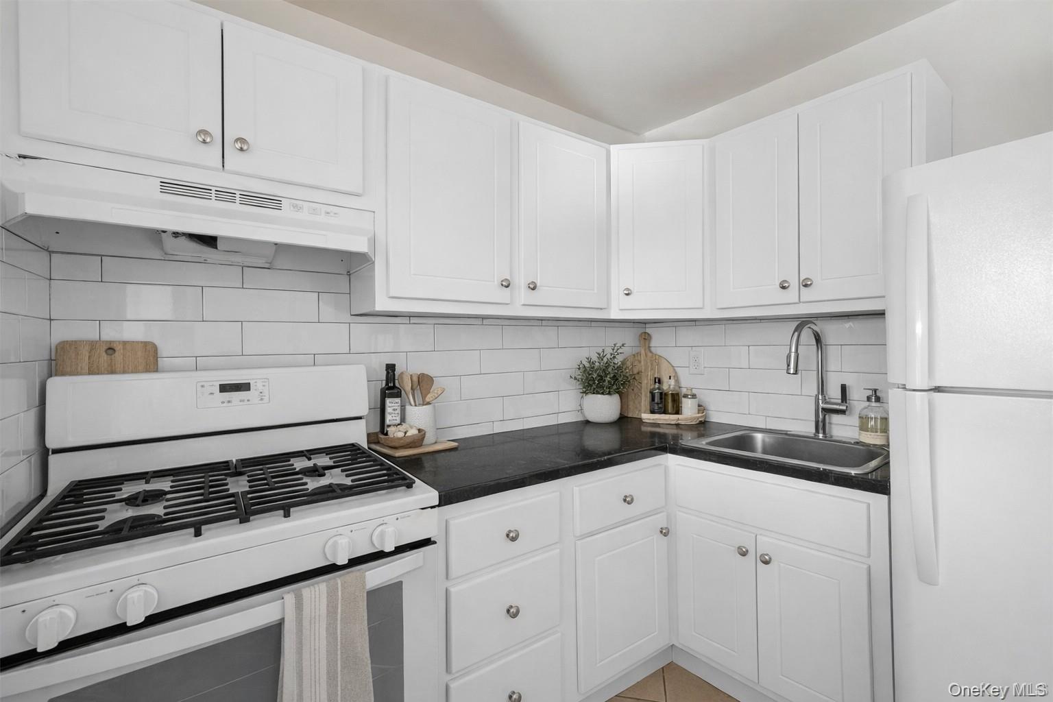 351 N Broadway # 1E, Yonkers, NY 10701