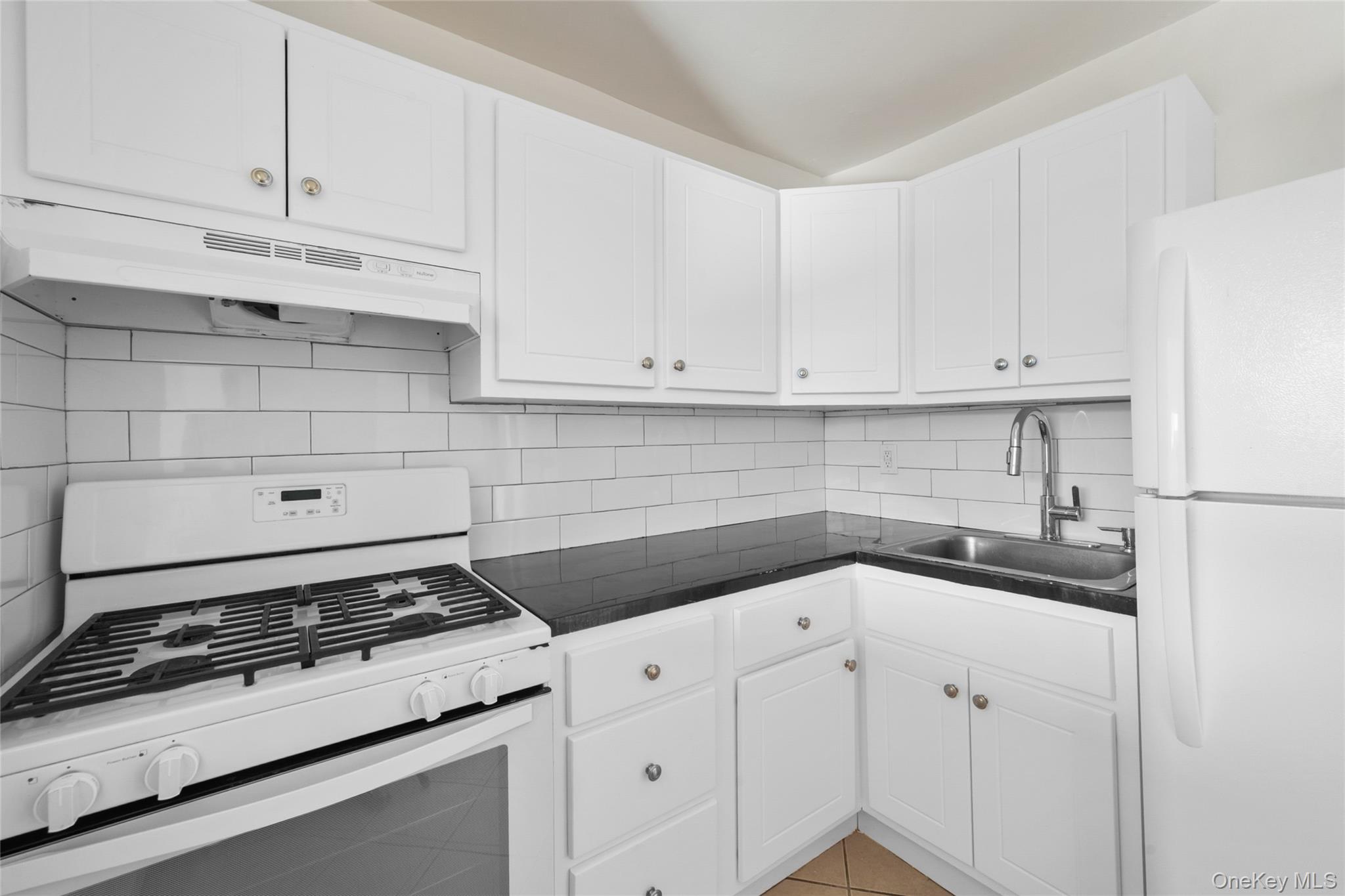 351 N Broadway # 1E, Yonkers, NY 10701