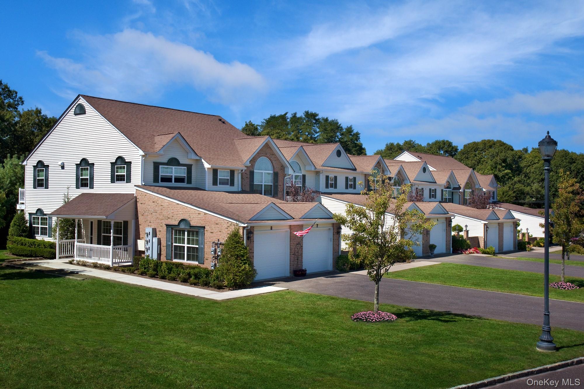 161 Pineview Lane # 161, Coram, NY 11727