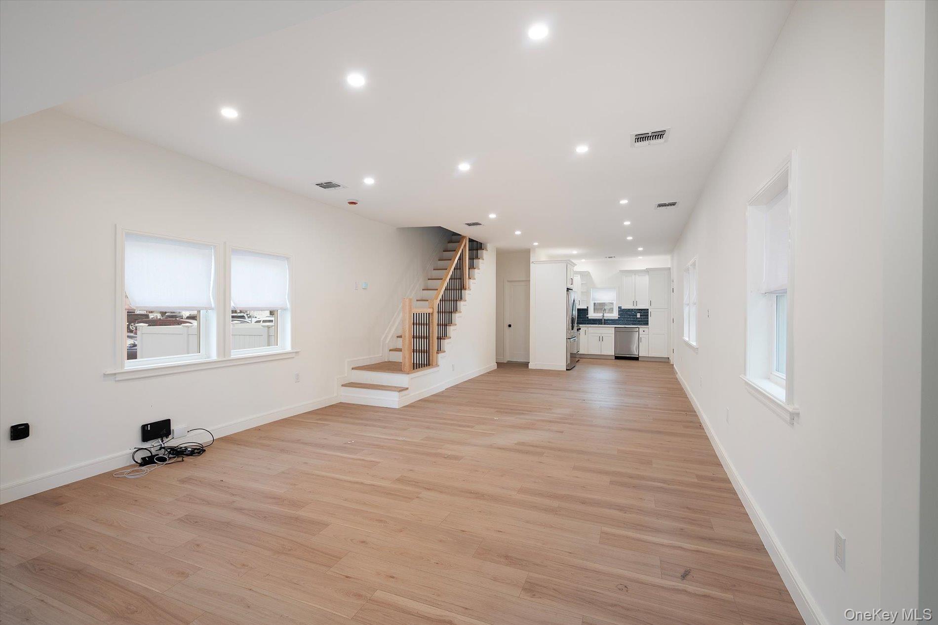 38 S Front Street, Farmingdale, NY 11735