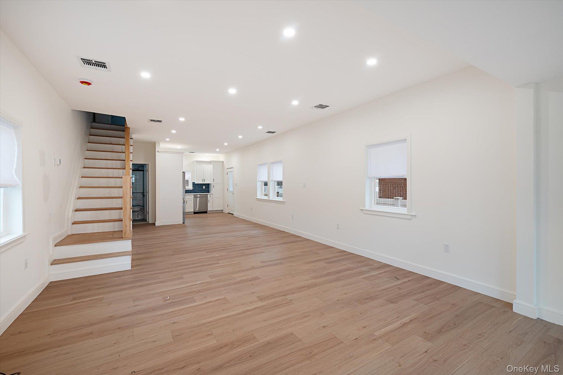 38 S Front Street, Farmingdale, NY 11735