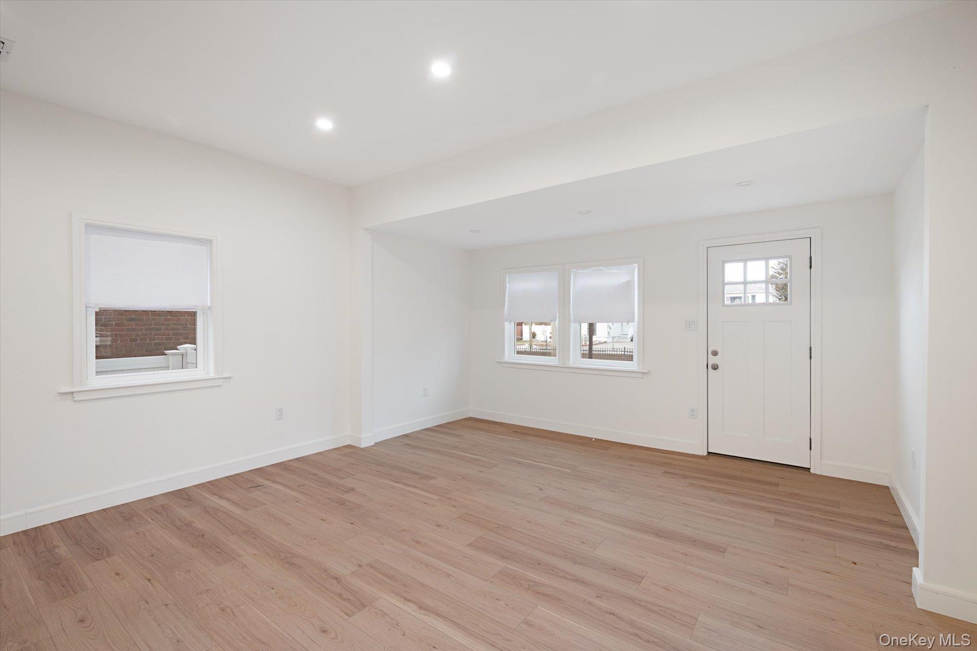 38 S Front Street, Farmingdale, NY 11735