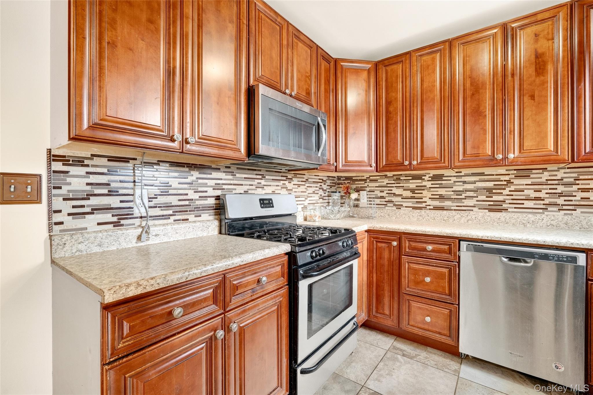 989 Sackett Avenue, Bronx, NY 10462