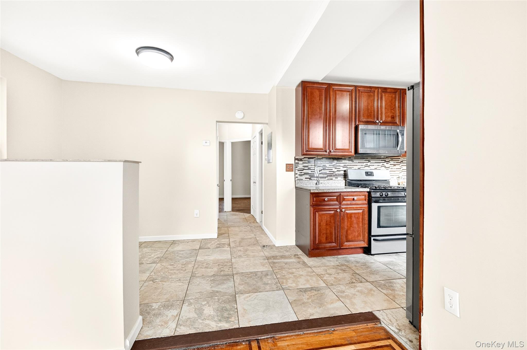 989 Sackett Avenue, Bronx, NY 10462