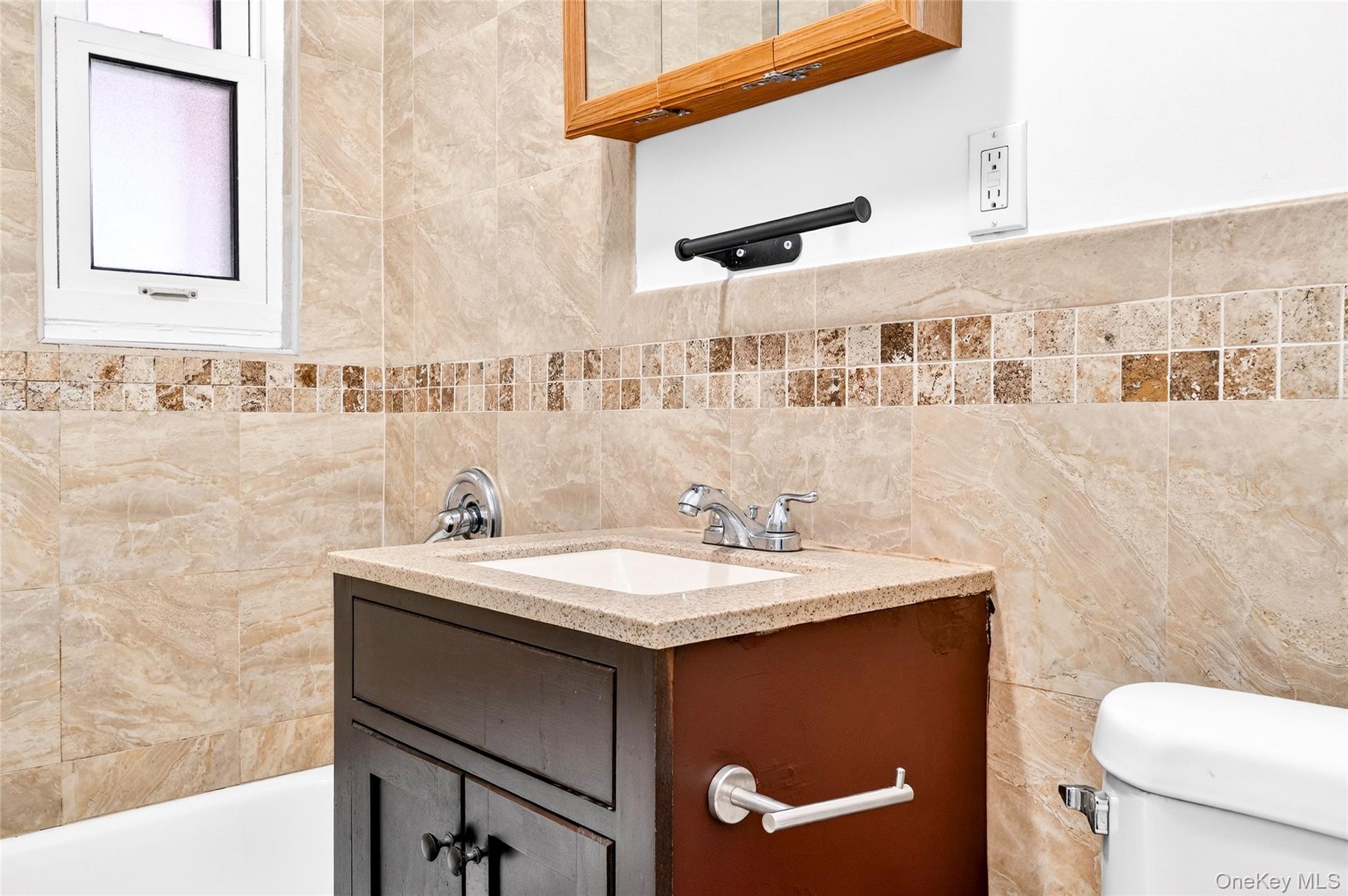 989 Sackett Avenue, Bronx, NY 10462