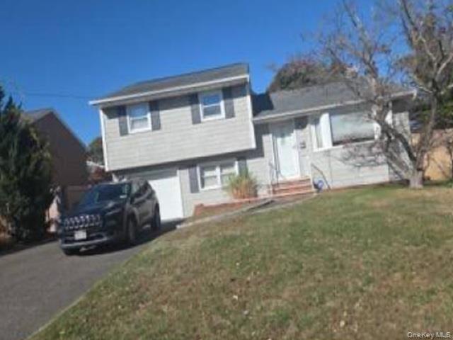 113 Wilherm Lane, West Islip, NY 11795