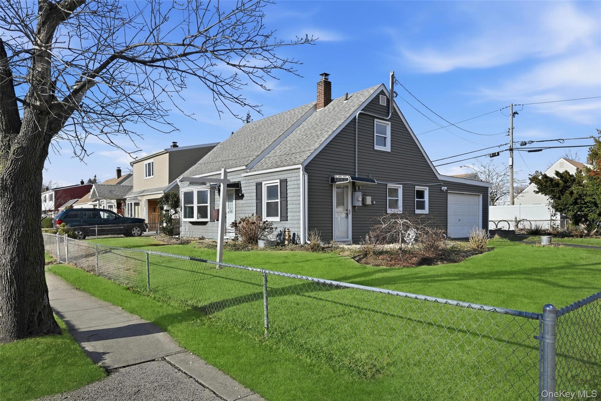 3037 N Jerusalem Road, Levittown, NY 11756