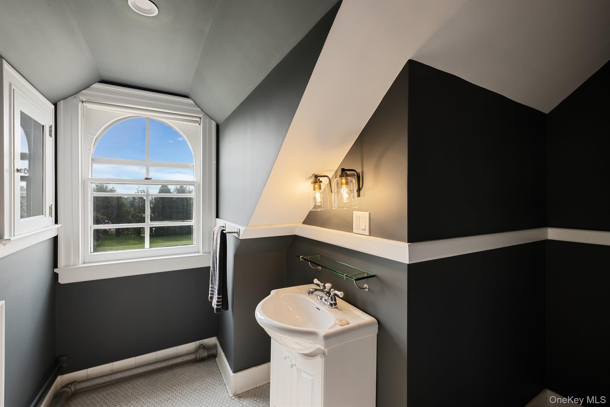 94 Quogue Street, Quogue, NY 11959