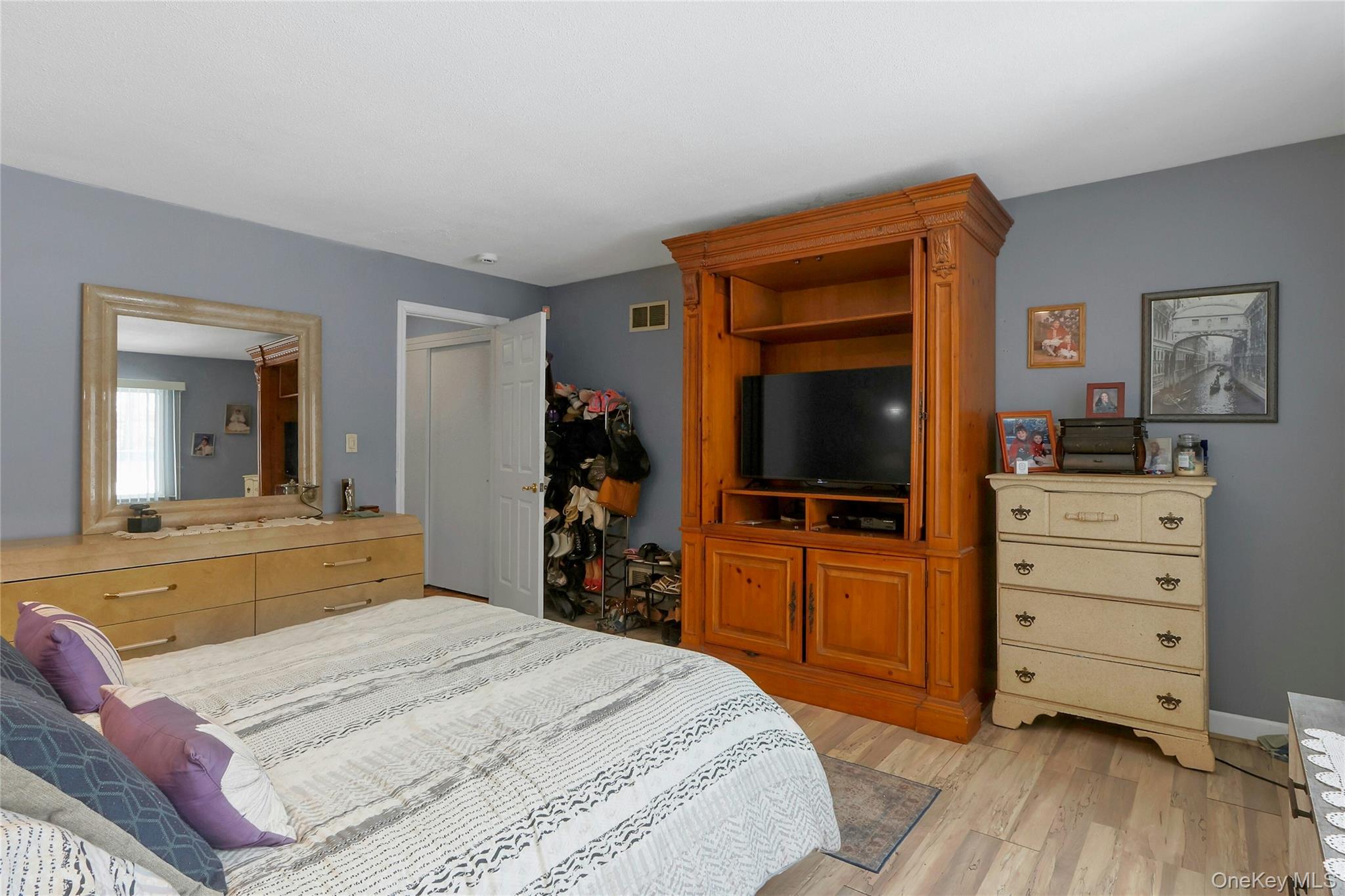 8 Windmill Lane, New City, NY 10956