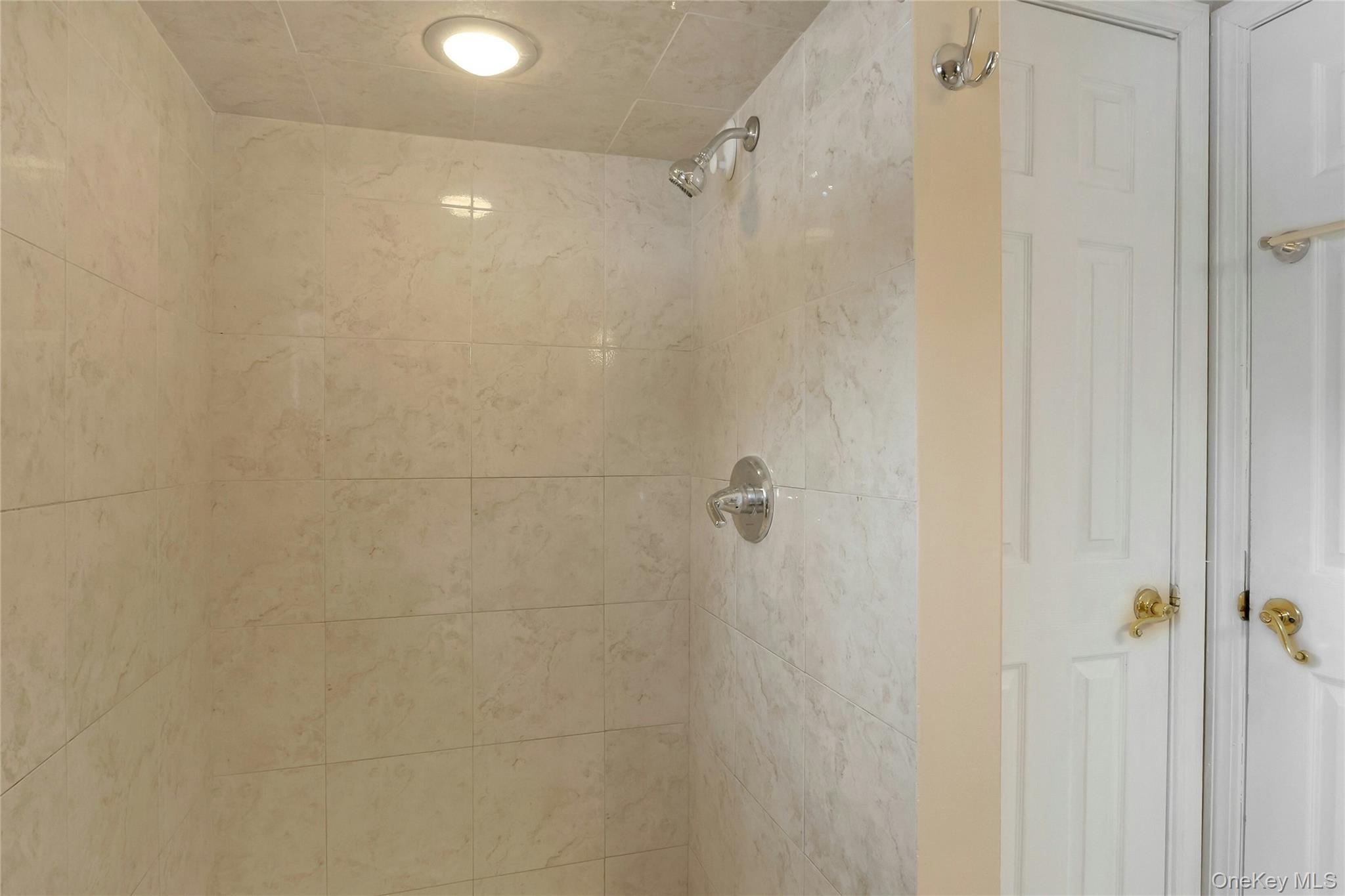 8 Windmill Lane, New City, NY 10956