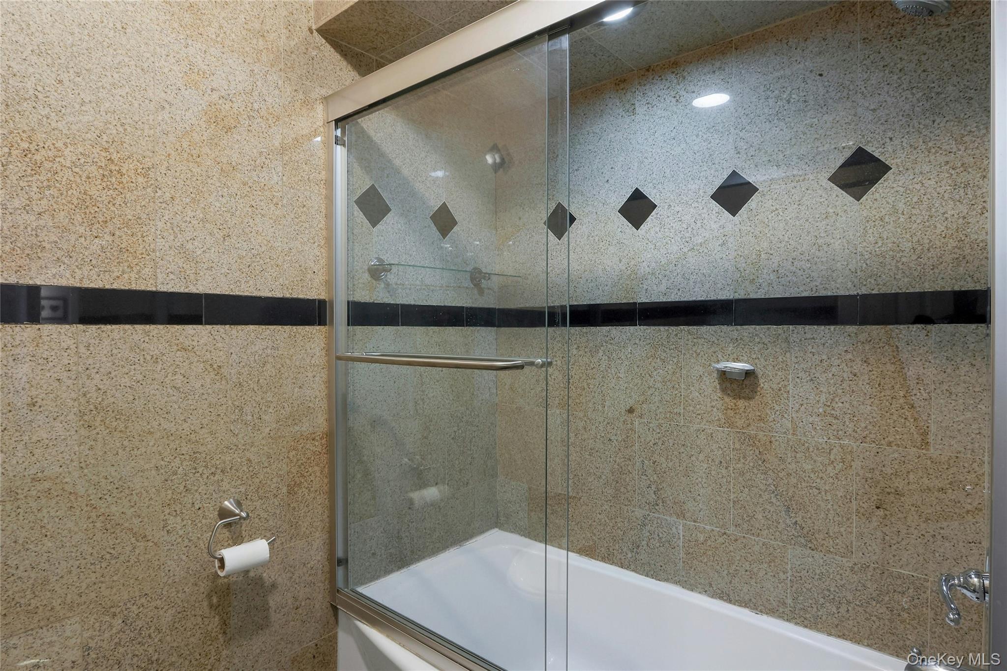 8 Windmill Lane, New City, NY 10956