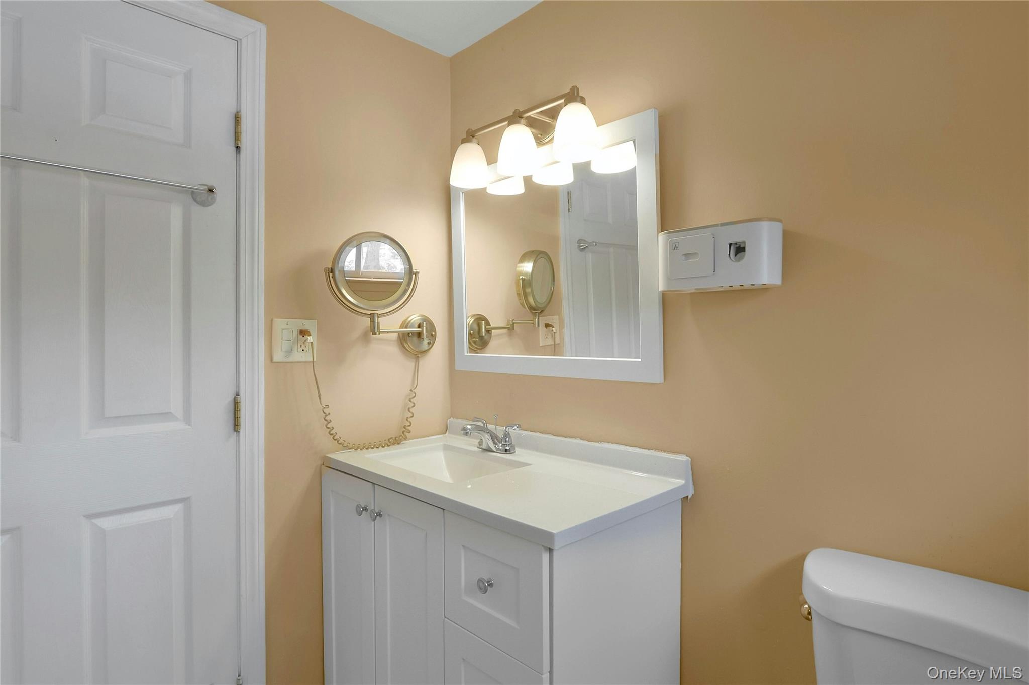 8 Windmill Lane, New City, NY 10956