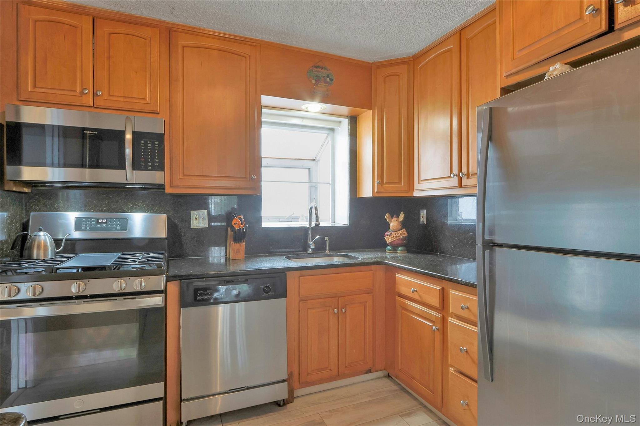 8 Windmill Lane, New City, NY 10956