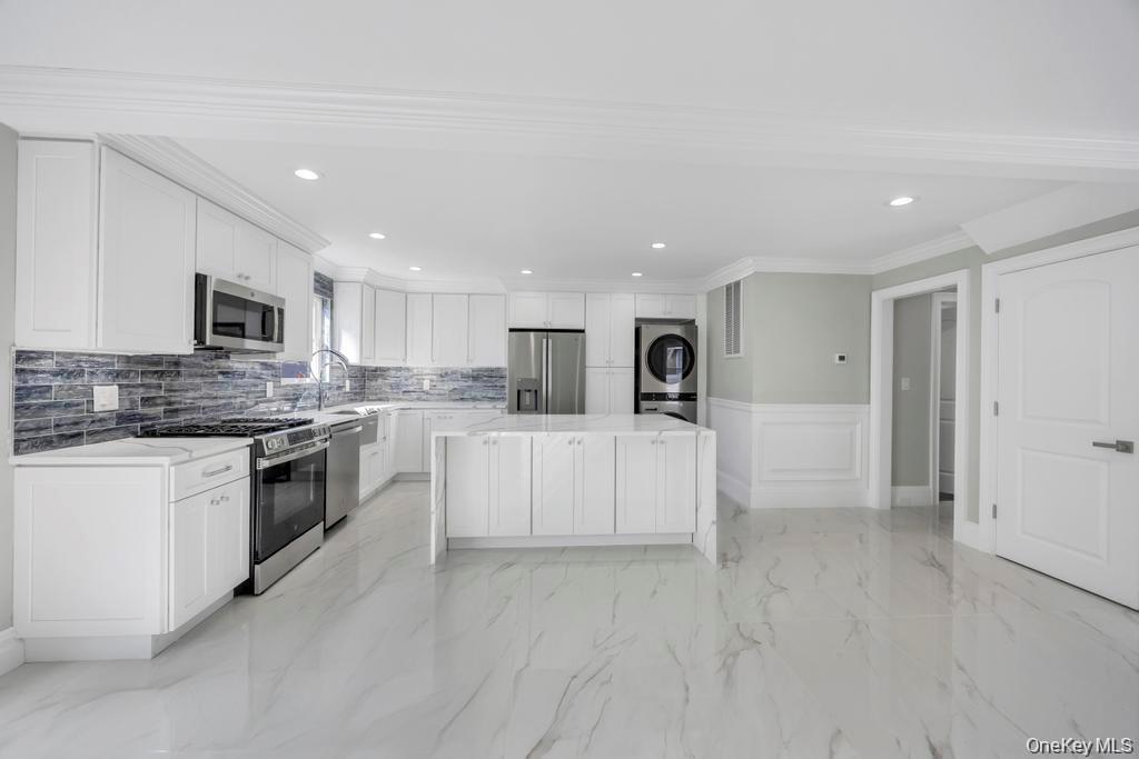 41 Perry Street, Hempstead, NY 11550