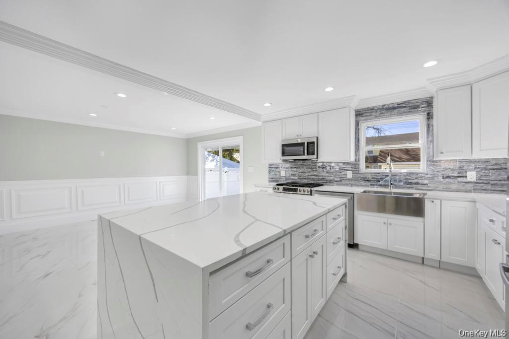 41 Perry Street, Hempstead, NY 11550