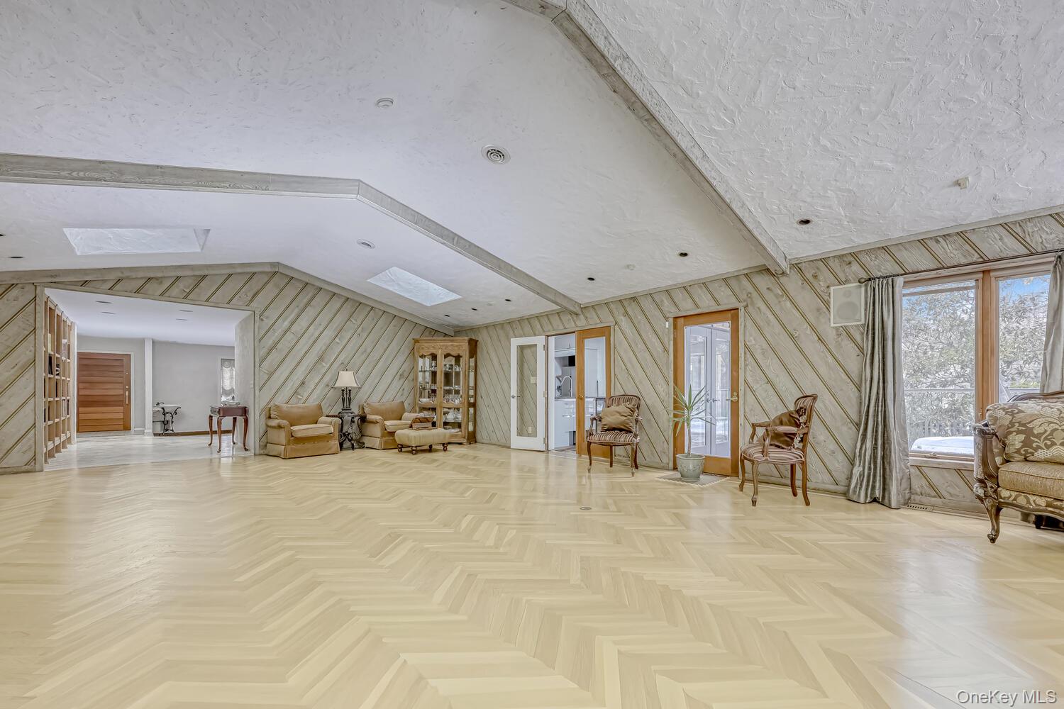 4 Hilltop Place, Monsey, NY 10952