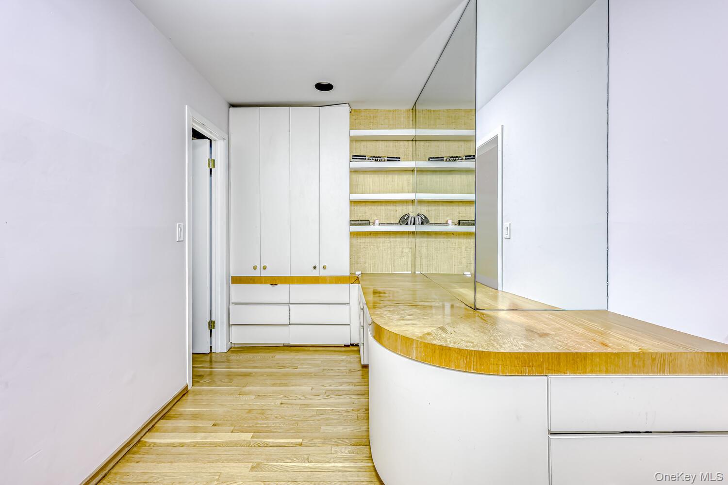 4 Hilltop Place, Monsey, NY 10952