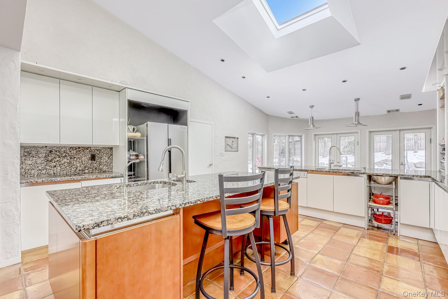 4 Hilltop Place, Monsey, NY 10952