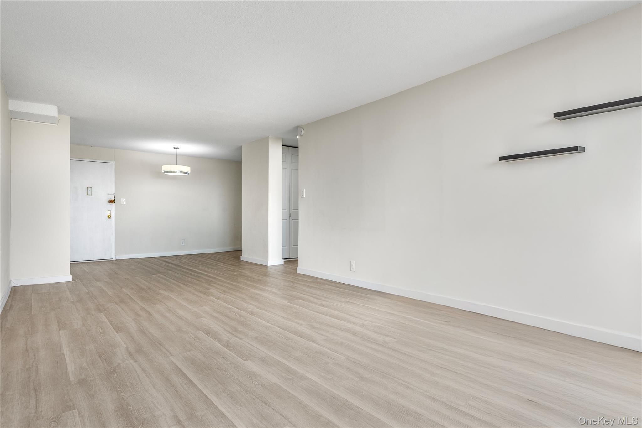 118-18 Union Turnpike # 11A, Kew Gardens, NY 11415