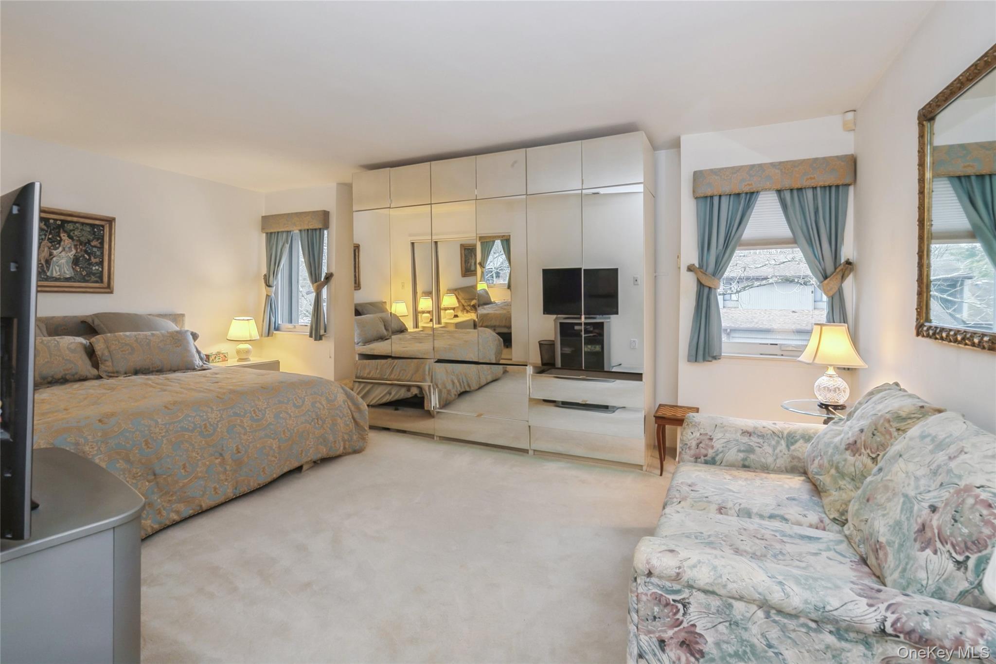 33 Club House Court # 33, Jericho, NY 11753