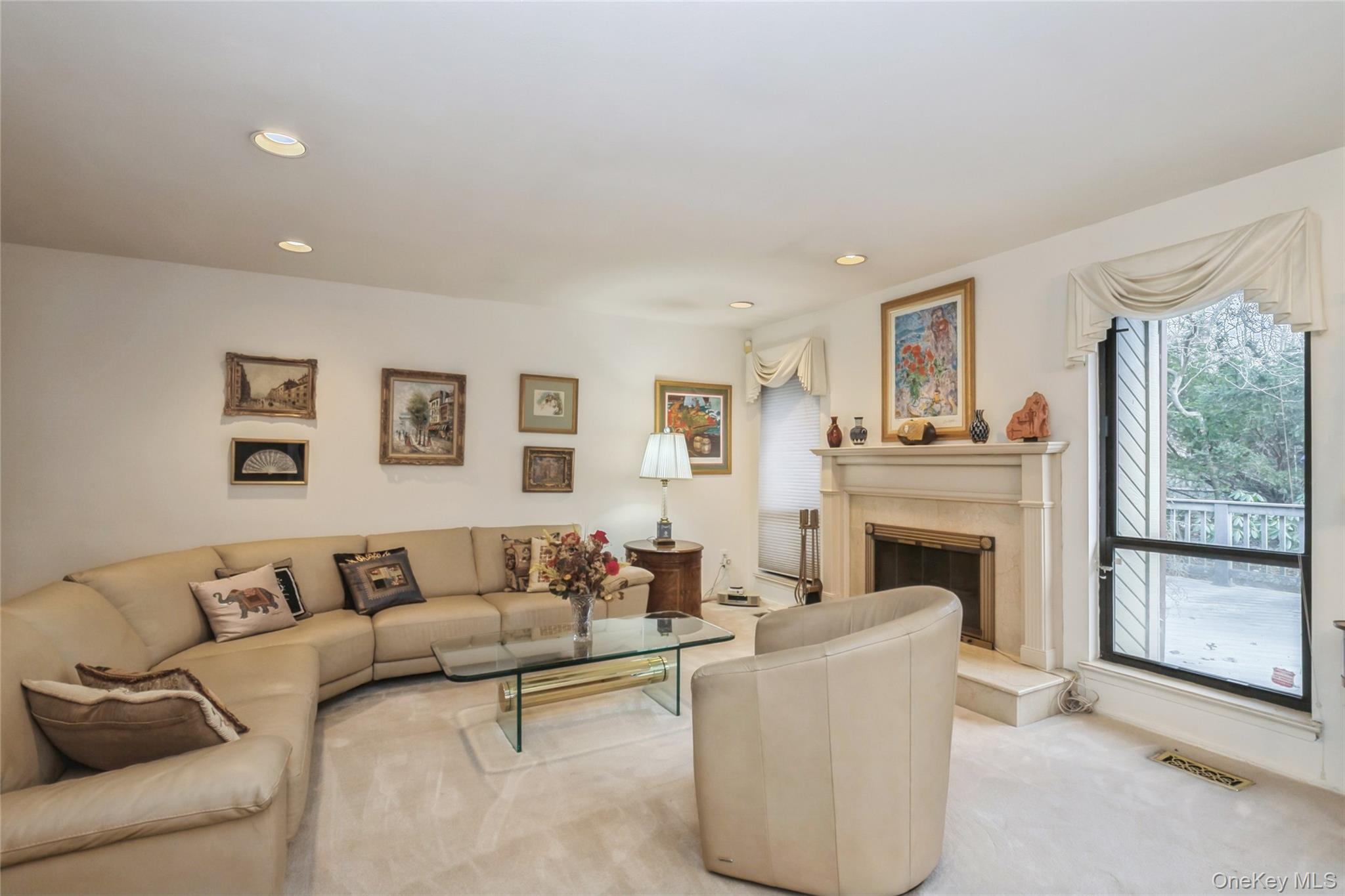 33 Club House Court # 33, Jericho, NY 11753