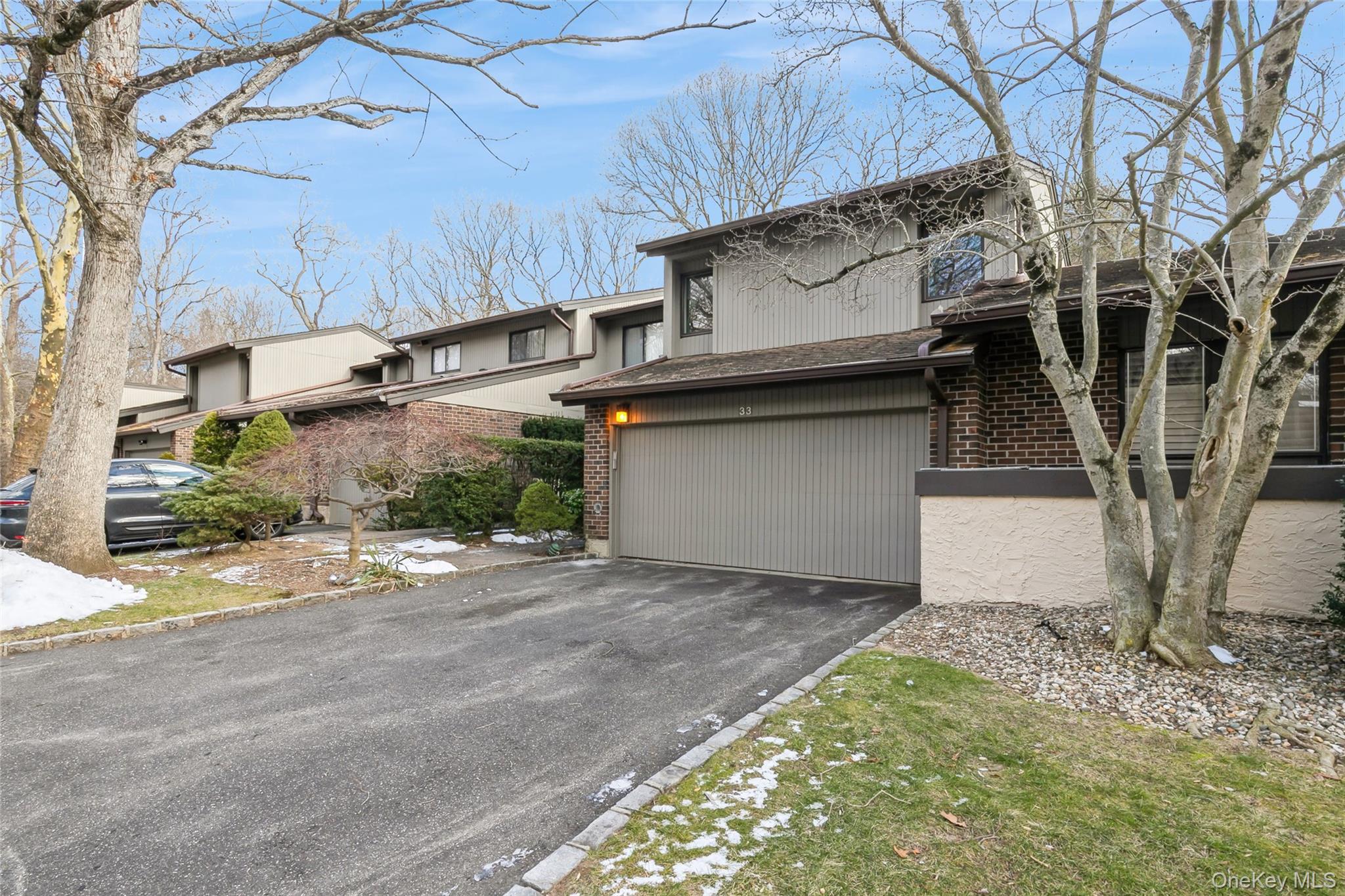 33 Club House Court # 33, Jericho, NY 11753