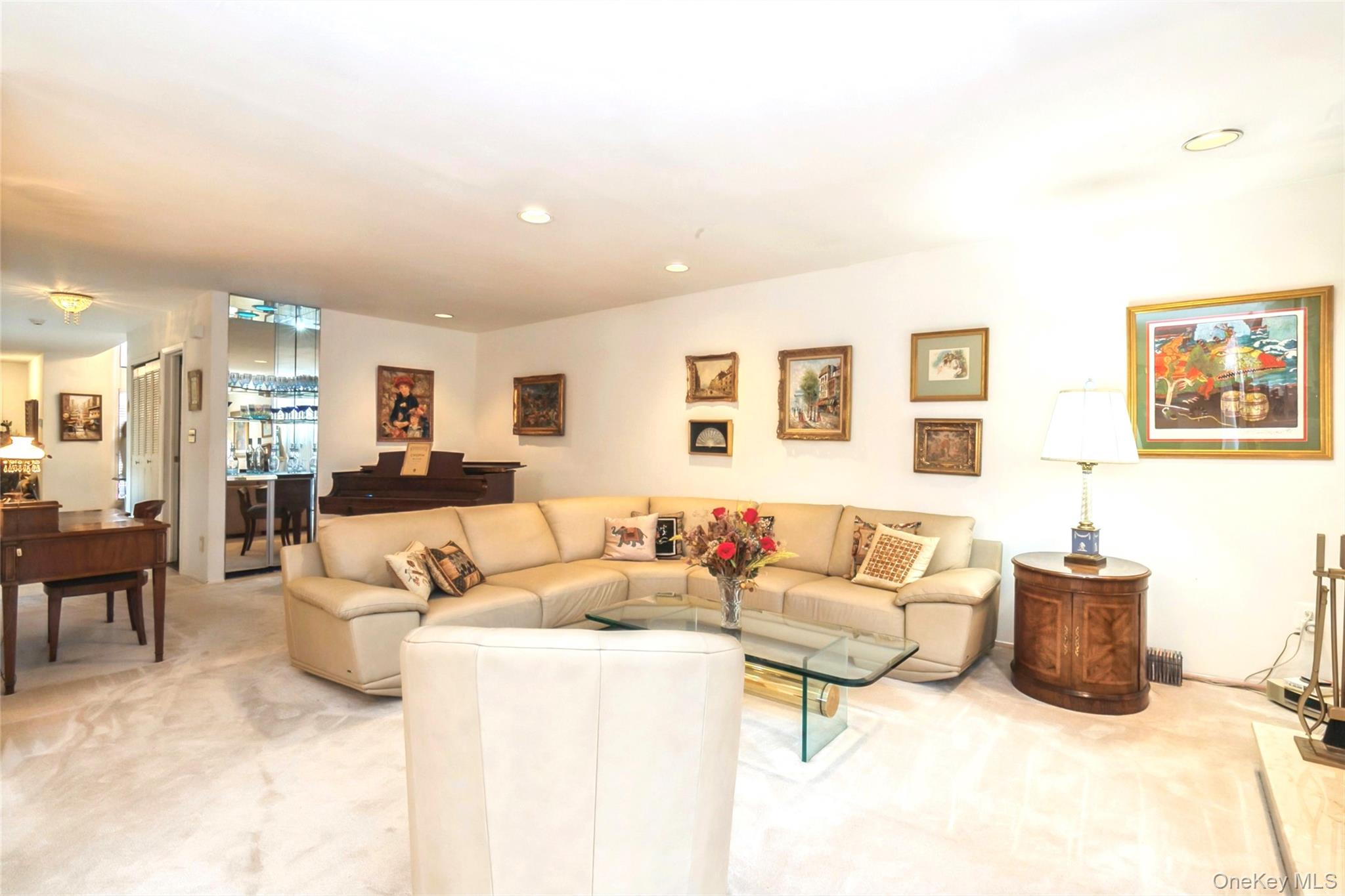 33 Club House Court # 33, Jericho, NY 11753