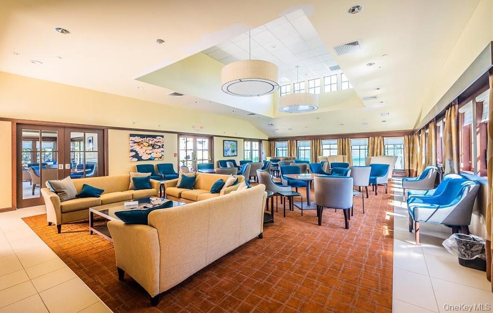 33 Club House Court # 33, Jericho, NY 11753