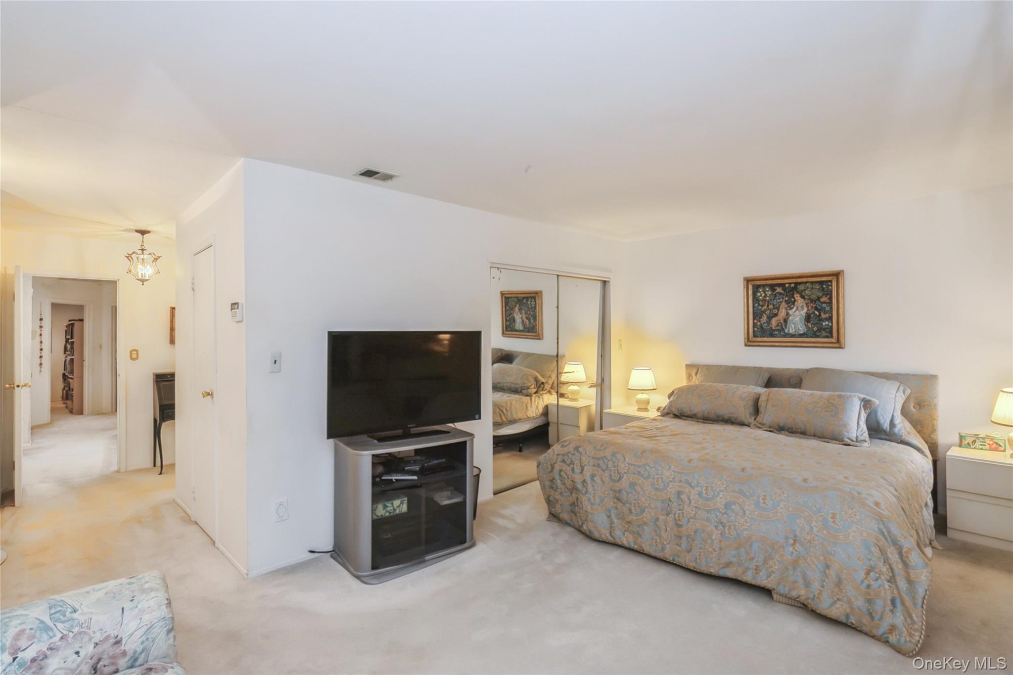 33 Club House Court # 33, Jericho, NY 11753