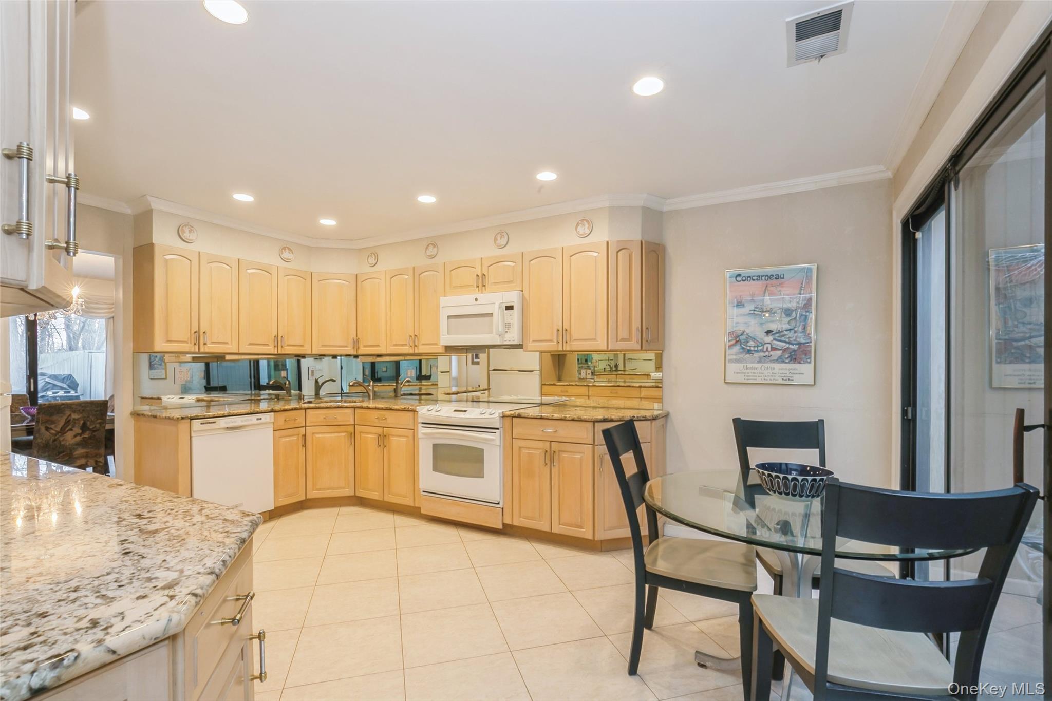 33 Club House Court # 33, Jericho, NY 11753