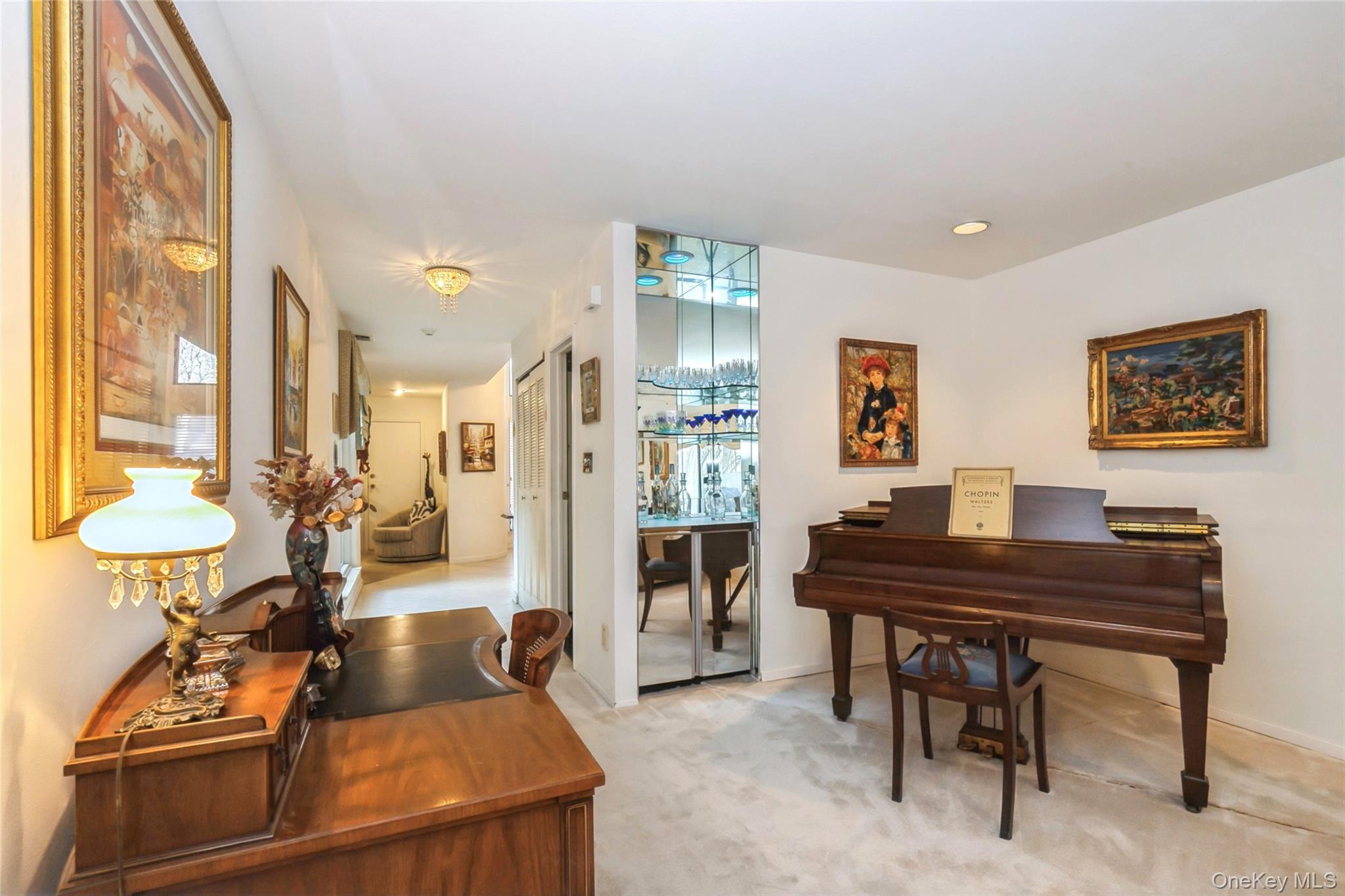 33 Club House Court # 33, Jericho, NY 11753